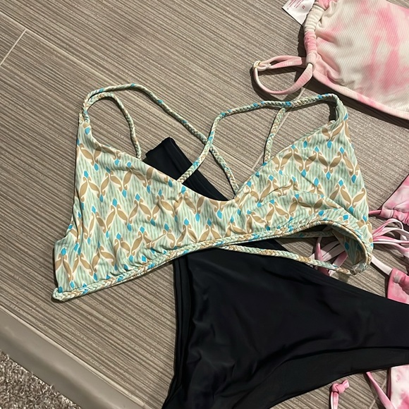 Bikini bundle - Picture 2 of 5